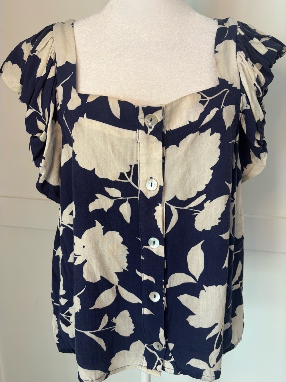 Floral Square-Neck Button Front Blouse in Navy and Cream size medium